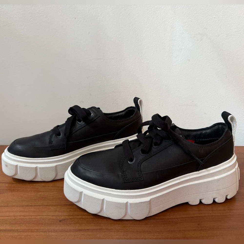 Sorel Women’s Platform Waterproof Oxford Style Sneakers